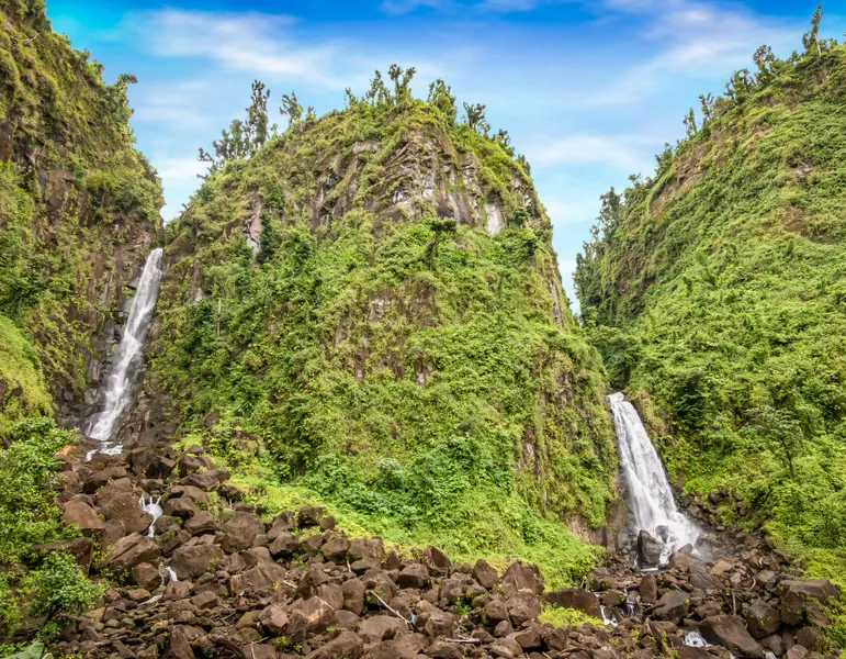 Trafalgar Falls, Dominique — cascades jumelles dans la forêt tropicale