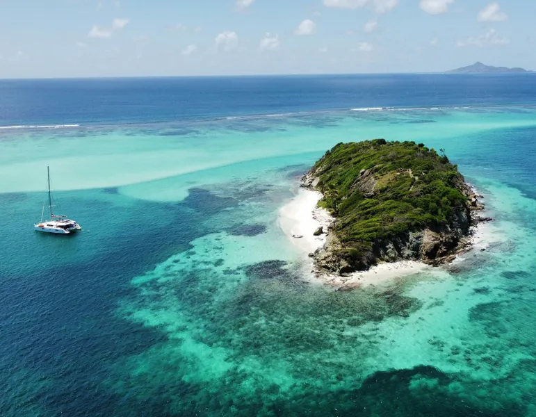Mayreau — plages désertes et village chaleureux