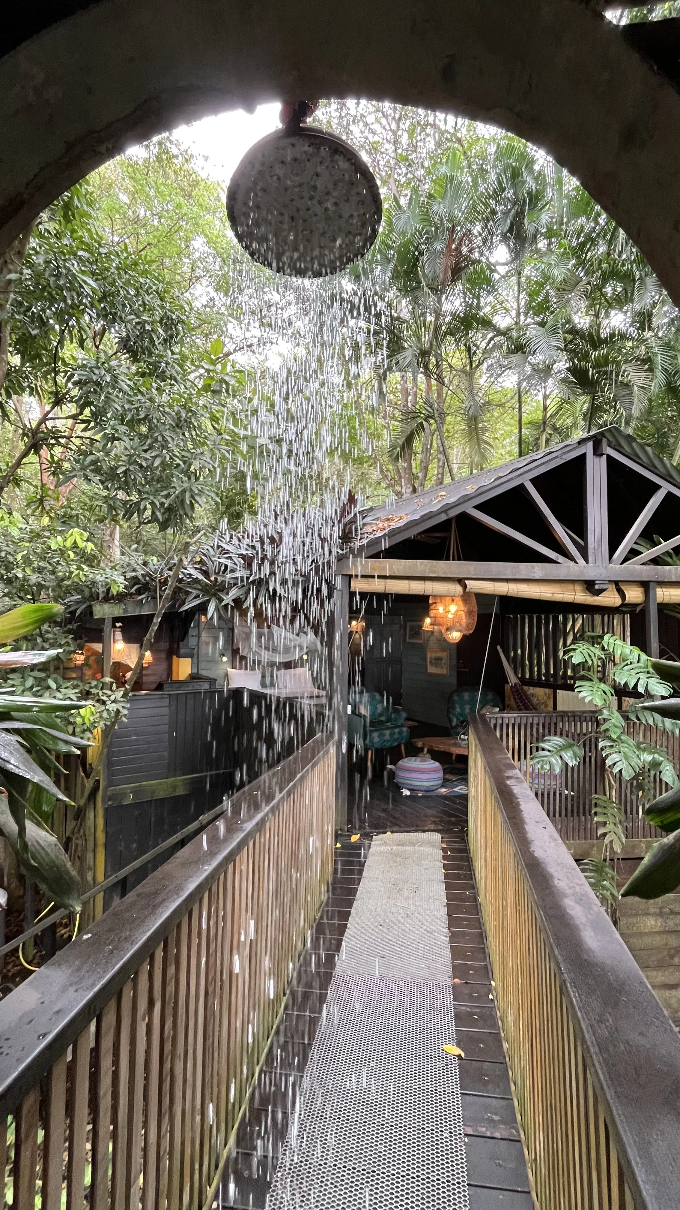 The Zen Zen case at Tendacayou, jacuzzi under a canopy of plants